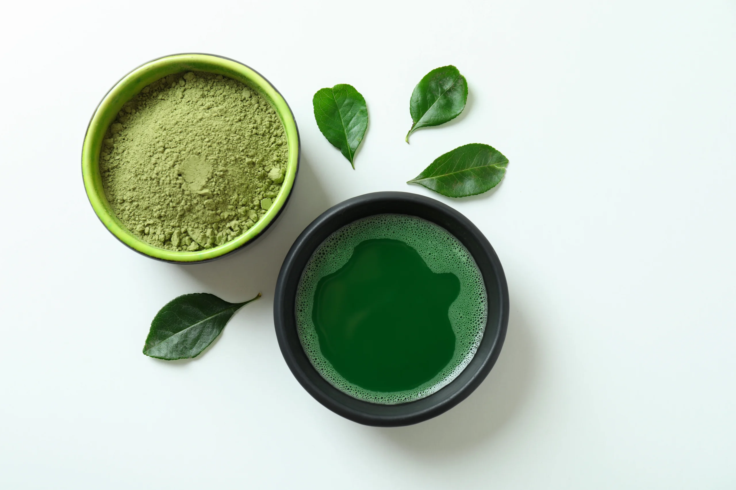 perbedaan green tea dan matcha